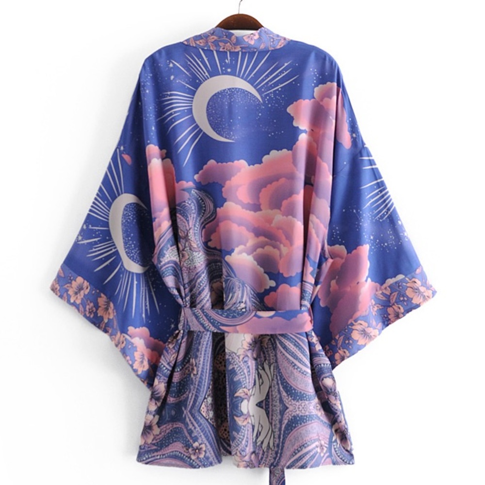 Gorgeous crescent moon cotton kimono top - Picture 2 of 9